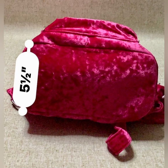 🎀Fuchsia backpack,velvet fabric. It is used, its condition is excellent.🎀#FORP - Picture 15 of 17